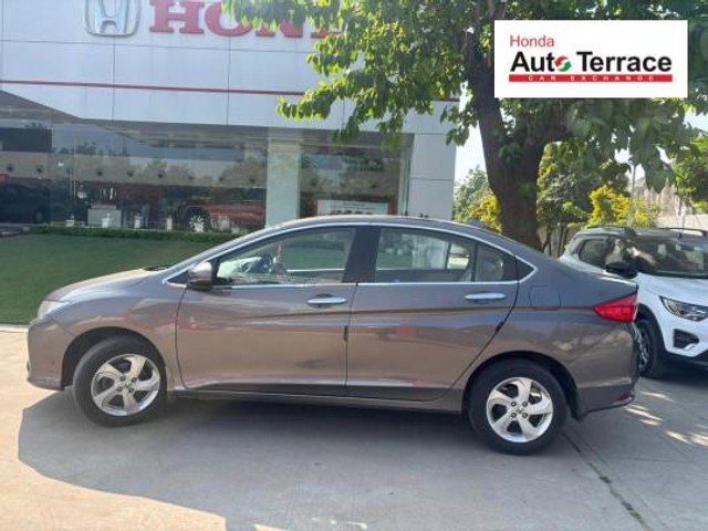 Second-hand 2016 Honda City V MT AVN for sale in Vadodara-1