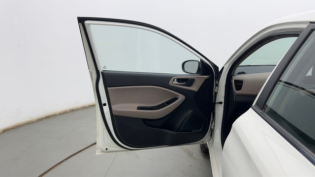 Second-hand 2019 Hyundai i20 1.2 Asta Option for sale in Kolkata-35