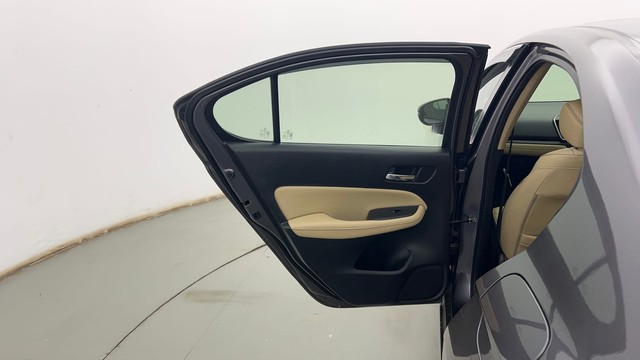 Second-hand 2021 Honda City ZX MT for sale in Kolkata-27