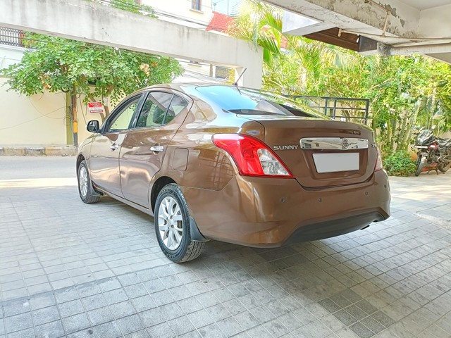 Second-hand 2018 Nissan Sunny XV CVT for sale in Hyderabad-2