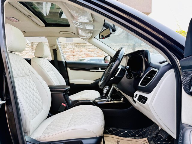 Second-hand 2023 Kia Seltos HTX IVT for sale in Surat-11