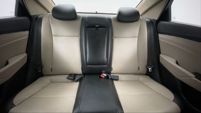 Second-hand 2021 Hyundai Verna SX Opt AT Diesel for sale in Jaipur-23