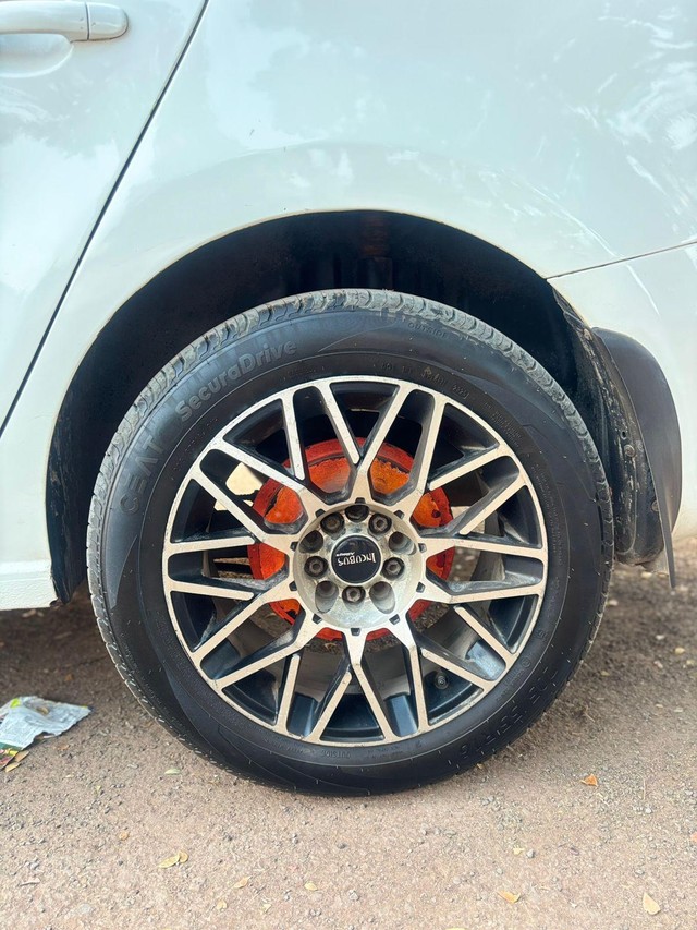 Second-hand 2013 Volkswagen Vento Diesel Highline for sale in Miraj-5