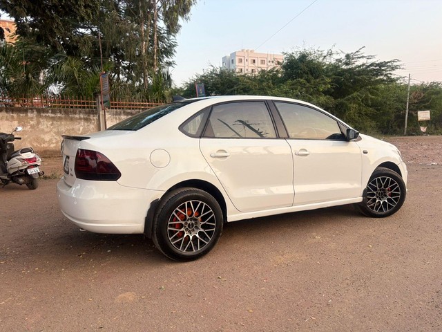 Second-hand 2013 Volkswagen Vento Diesel Highline for sale in Miraj-4
