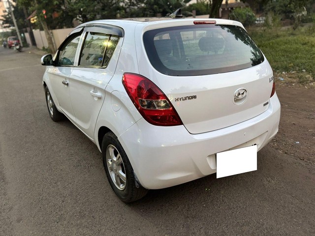 Second-hand 2010 Hyundai i20 1.2 Sportz for sale in Miraj-8