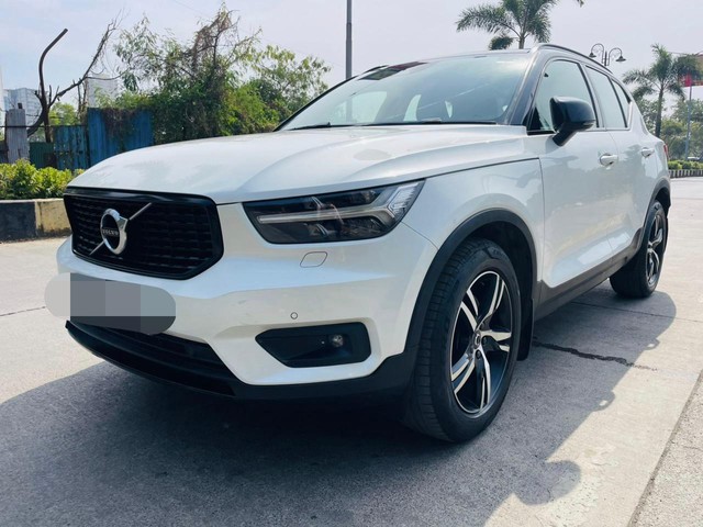 Second-hand 2020 Volvo XC40 T4 R-Design for sale in Mumbai-4