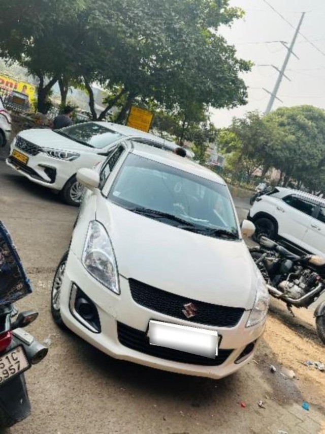 Second-hand 2017 Maruti Swift LXI Optional-O for sale in Ghaziabad-5