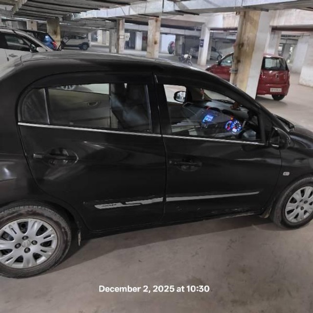 Second-hand 2017 Honda Amaze S Option CVT i-VTEC for sale in Noida-2