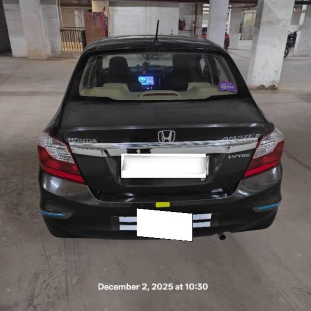 Second-hand 2017 Honda Amaze S Option CVT i-VTEC for sale in Noida-3