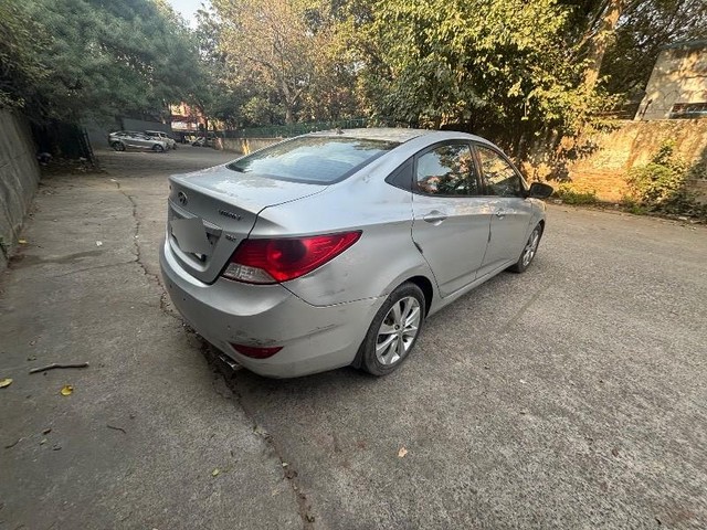 Second-hand 2011 Hyundai Verna 1.6 SX VTVT for sale in New Delhi-3