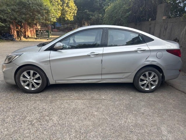 Second-hand 2011 Hyundai Verna 1.6 SX VTVT for sale in New Delhi-5