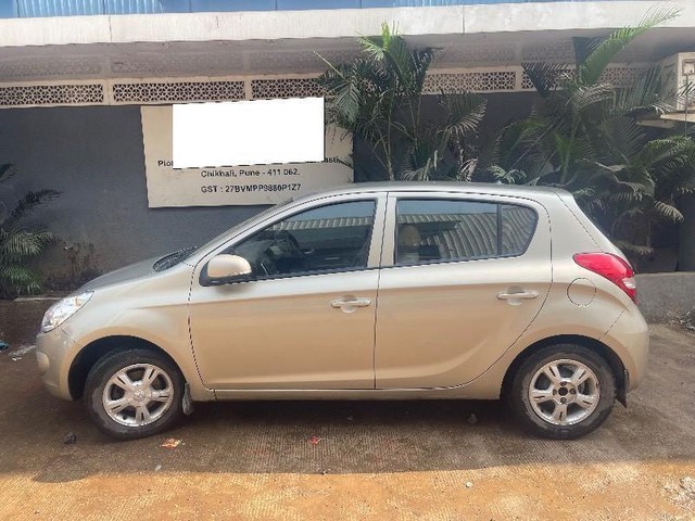 Second-hand 2012 Hyundai i20 1.2 Asta for sale in Pune-4