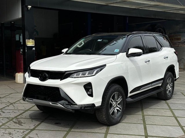 Second-hand 2019 Toyota Fortuner 2.8 2WD AT BSIV for sale in Kozhikode