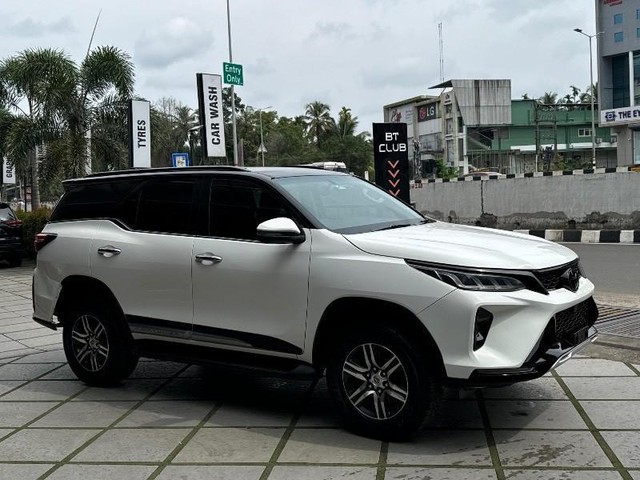 Second-hand 2019 Toyota Fortuner 2.8 2WD AT BSIV for sale in Kozhikode