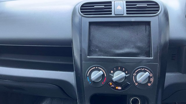 Second-hand 2012 Maruti Suzuki Ritz LXi for sale in Hyderabad-27