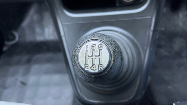 Second-hand 2012 Maruti Suzuki Ritz LXi for sale in Hyderabad-12