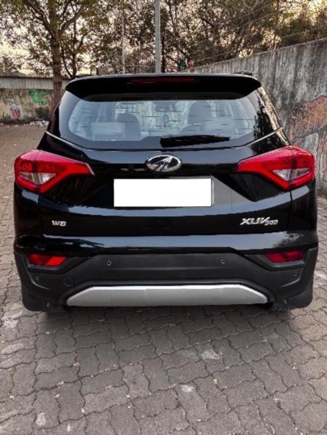 Second-hand 2020 Mahindra XUV300 W8 Option BSVI for sale in Pune-2