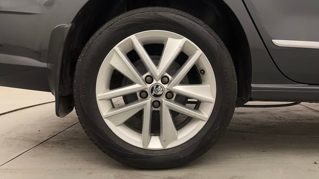 Second-hand 2021 Ford Fiesta Petrol Style for sale in Chandigarh-18