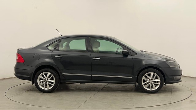 Second-hand 2021 Ford Fiesta Petrol Style for sale in Chandigarh-2