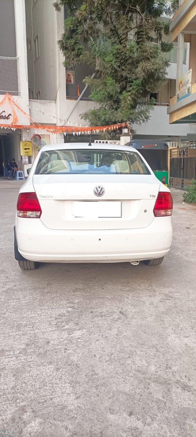 Second-hand 2014 Volkswagen Vento 1.5 TDI Comfortline AT for sale in Hyderabad-7