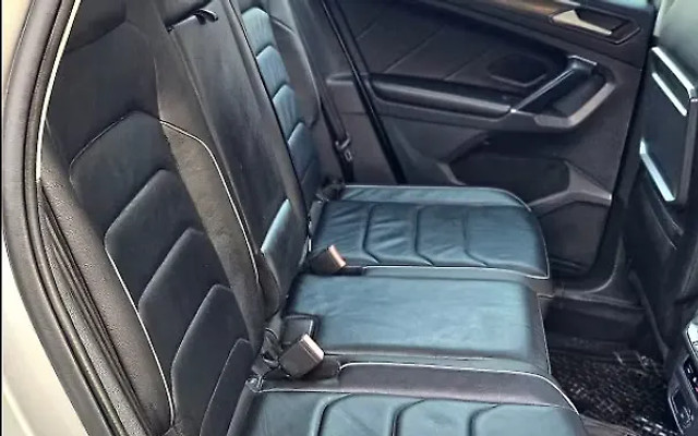 Second-hand 2017 Volkswagen Tiguan 2.0 TDI Highline for sale in New Delhi-3