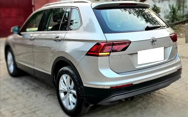 Second-hand 2017 Volkswagen Tiguan 2.0 TDI Highline for sale in New Delhi-6