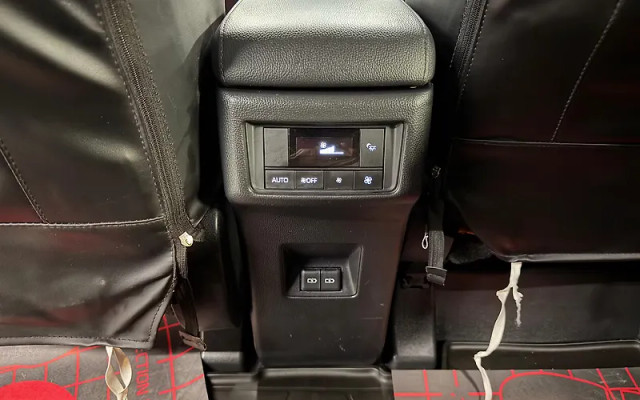 Second-hand 2024 Maruti Invicto Zeta Plus 7Str for sale in New Delhi-4