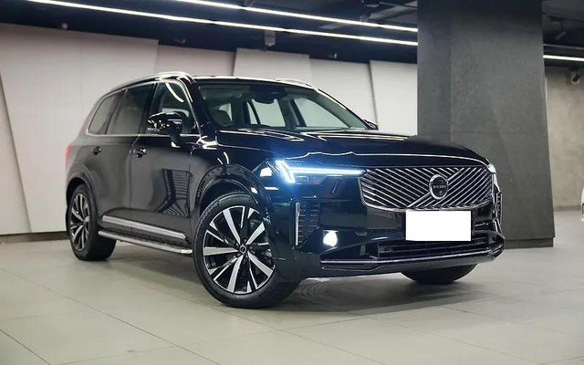 Second-hand 2025 Volvo XC90 B5 AWD Mild hybrid Ultra for sale in New Delhi-0