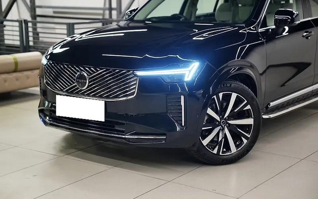 Second-hand 2025 Volvo XC90 B5 AWD Mild hybrid Ultra for sale in New Delhi-4