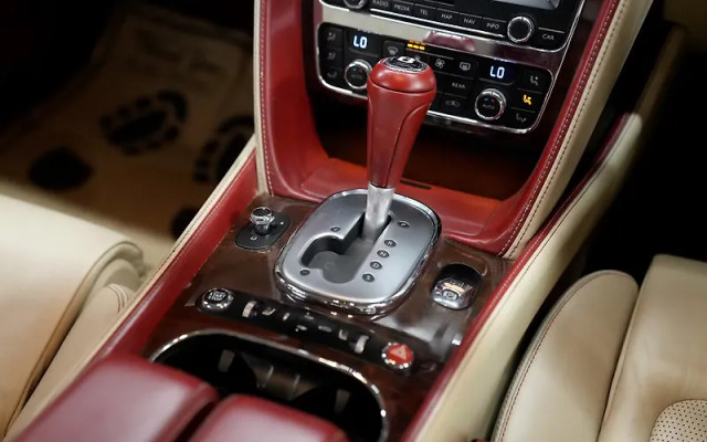 Second-hand 2015 Bentley Continental GT for sale in New Delhi-4