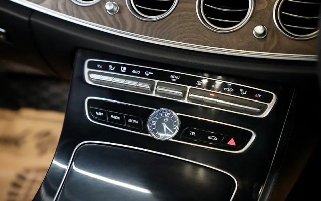 Second-hand 2017 Mercedes-Benz E-Class E 200 CGI for sale in New Delhi-4