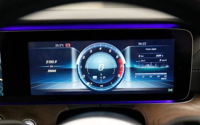 Second-hand 2021 Mercedes-Benz E-Class Exclusive E 200 for sale in New Delhi-6