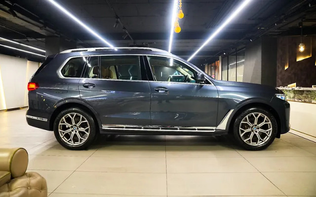 Second-hand 2019 BMW X7 xDrive30d DPE Signature for sale in New Delhi-1
