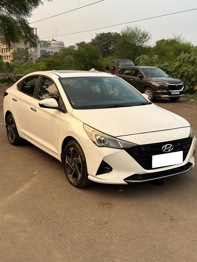 Second-hand 2022 Hyundai Verna SX Diesel for sale in Zirakpur-0