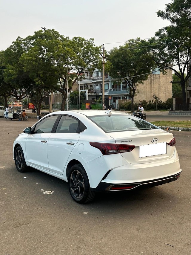 Second-hand 2022 Hyundai Verna SX Diesel for sale in Zirakpur-3