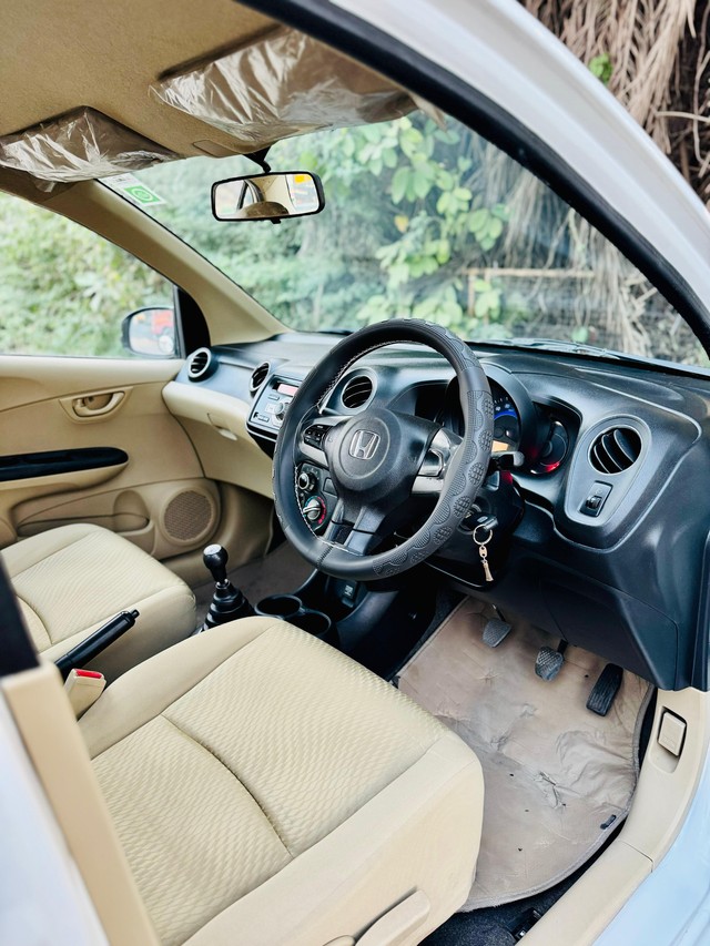 Second-hand 2015 Honda Amaze S i-Vtech for sale in Surat-11