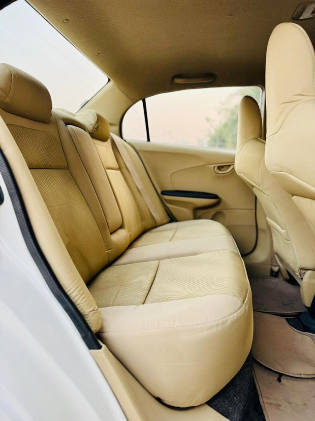 Second-hand 2015 Honda Amaze S i-Vtech for sale in Surat-10