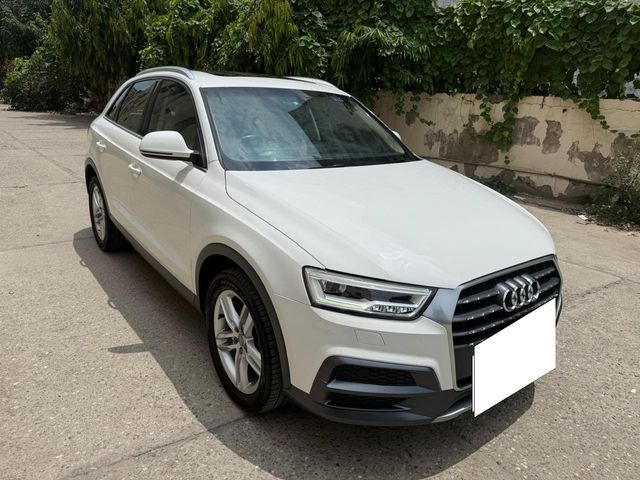 Second-hand 2018 Audi Q3 30 TFSI Premium FWD for sale in New Delhi