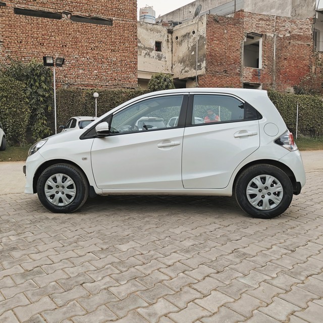 Second-hand 2016 Honda Brio 1.2 S MT for sale in Gurgaon-4
