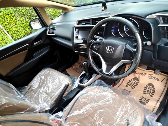 Second-hand 2017 Honda Jazz V CVT for sale in Gurgaon-6