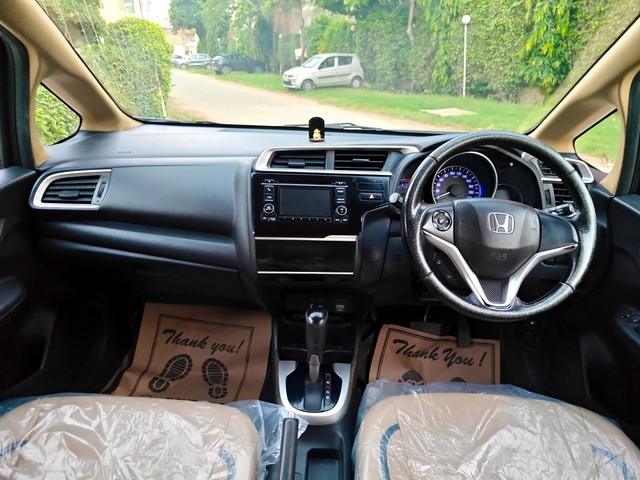 Second-hand 2017 Honda Jazz V CVT for sale in Gurgaon-10