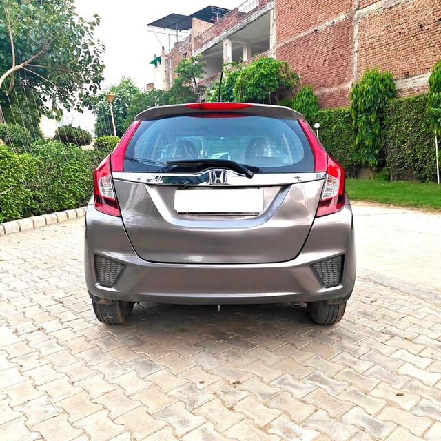 Second-hand 2017 Honda Jazz V CVT for sale in Gurgaon-2