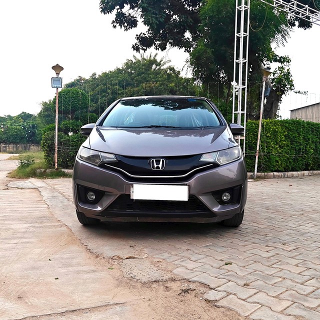 Second-hand 2017 Honda Jazz V CVT for sale in Gurgaon-5