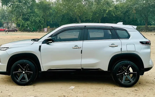 Second-hand 2023 Maruti Grand Vitara Sigma for sale in New Delhi-2