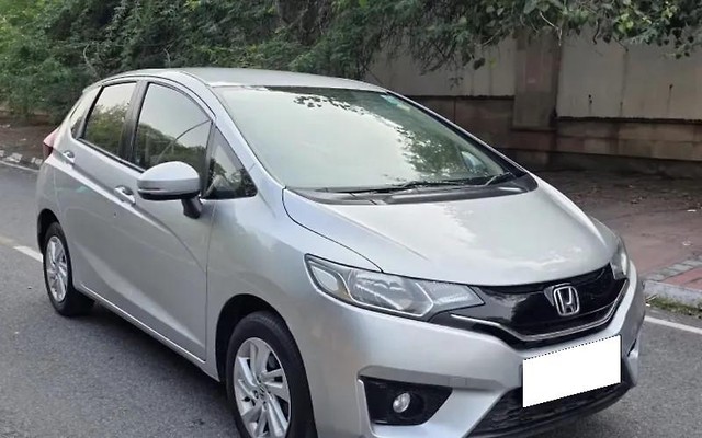 Second-hand 2017 Honda Jazz 1.2 V i VTEC for sale in New Delhi-6