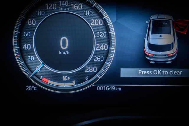 Second-hand 2024 Jaguar F-Pace 2.0 R-Dynamic S for sale in Mumbai-13