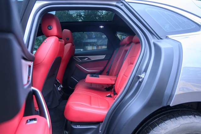 Second-hand 2024 Jaguar F-Pace 2.0 R-Dynamic S for sale in Mumbai-19