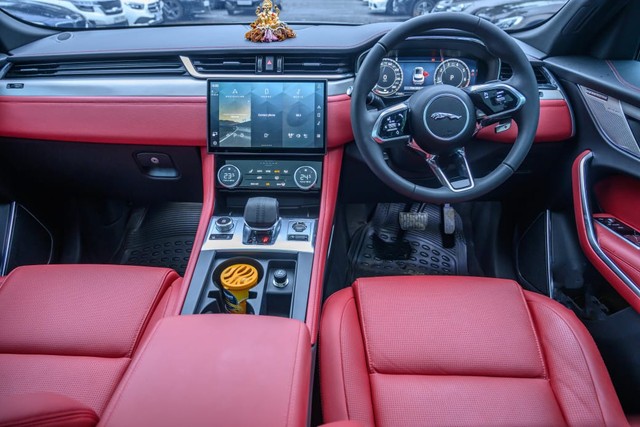 Second-hand 2024 Jaguar F-Pace 2.0 R-Dynamic S for sale in Mumbai-18