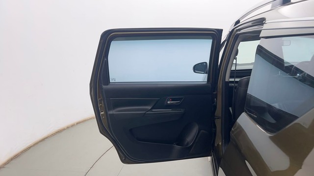 Second-hand 2021 Maruti XL6 Alpha for sale in Kolkata-24