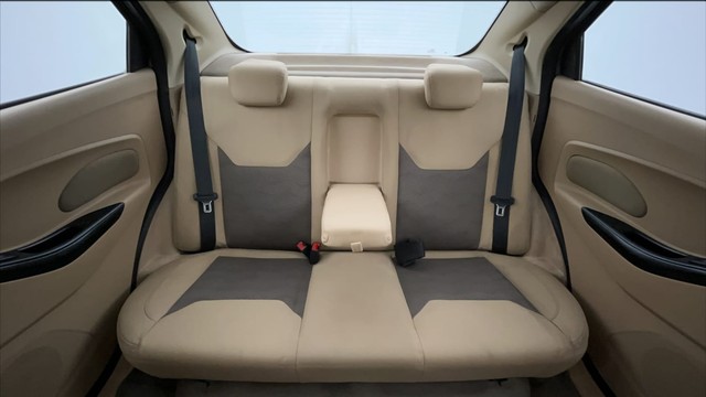 Second-hand 2016 Ford Aspire 1.5 TDCi Titanium for sale in Lucknow-23